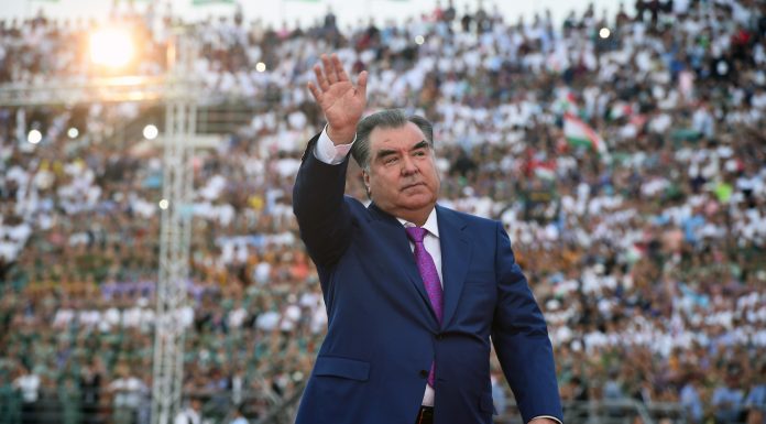 Пешвоии сиёсии Эмомалӣ Раҳмон: таҳлили сиёсӣ