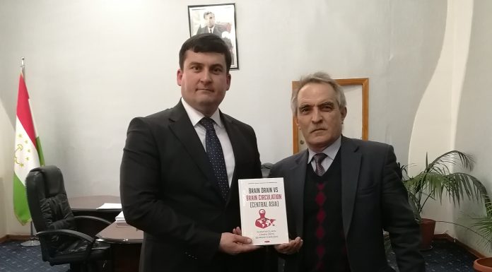 НАШРИ КИТОБИ «ФИРОРИ МАҒЗҲО ХИЛОФИ ГАРДИШИ АҚЛҲО» ДАР АМРИКО