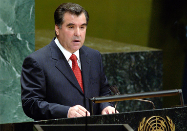 ТОҶИКИСТОН СИЁСАТИ ХОРИҶИИ «ДАРҲОИ КУШОД»-РО ПЕША НАМУДААСТ. Андешаҳои дотсенти ДМТ бахшида ба Рӯзи кормандони хизмати дипломатӣ