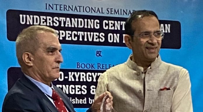 СУХАНРОНИИ ПРОФЕССОРИ ФАКУЛТЕТИ МУНОСИБАТҲОИ БАЙНАЛХАЛҚӢ ДАР СЕМИНАРИ БАЙНАЛМИЛАЛӢ