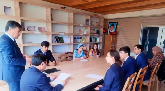 ИДОМАИ КОНФЕРЕНСИЯИ ҶУМҲУРИЯВИИ ИЛМИЮ НАЗАРИЯВӢ ДАР ФАКУЛТЕТИ МУНОСИБАТҲОИ БАЙНАЛХАЛҚӢ БО ИШТИРОКИ МАГИСТРАНТОНУ ДОНИШҶӮЁНИ КАФЕДРАИ МИНТАҚАШИНОСИИ ХОРИҶӢ