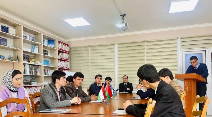 ҶАЛАСАИ НАВБАТИИ МАҲФИЛИ “КЛУБИ ДИПЛОМАТҲОИ ҶАВОН”