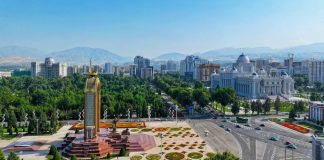 ДИПЛОМАТИЯИ ПОЙТАХТ